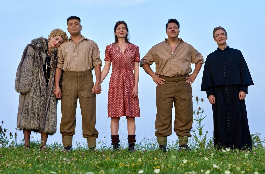 R. Jonathan Lambert - © Marie-Camille Orlando - 2025 FIRSTEP - RADAR FILMS Une Société Mediawan - APOLLO FILMS - M6 FILMS R. Jonathan Lambert - © Marie-Camille Orlando - 2025 FIRSTEP - RADAR FILMS Une Société Mediawan - APOLLO FILMS - M6 FILMS