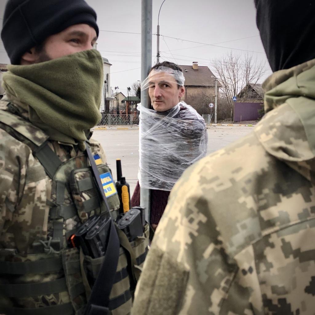 "Collabos !" – L'Ukraine face à ses traîtres "Collabos !" – L'Ukraine face à ses traîtres