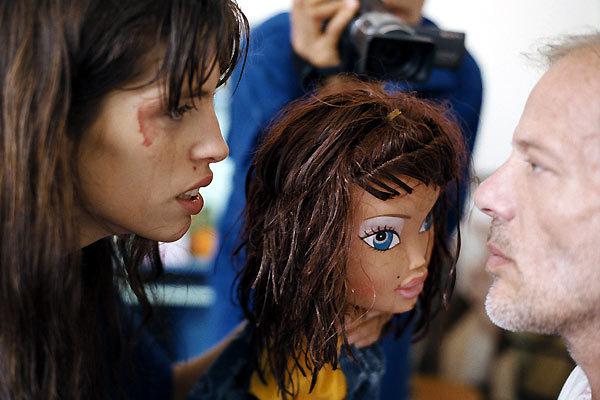 Pardonnez-moi / 仮題:私を許して Pardonnez-moi / 仮題:私を許して